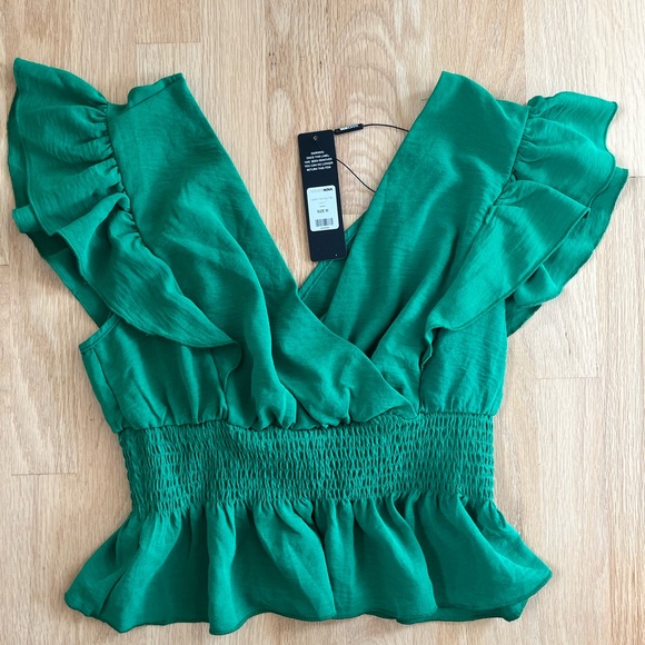 Green ruffle peplum top from Fashion Nova, new with tags, size M - Picture 2 of 2